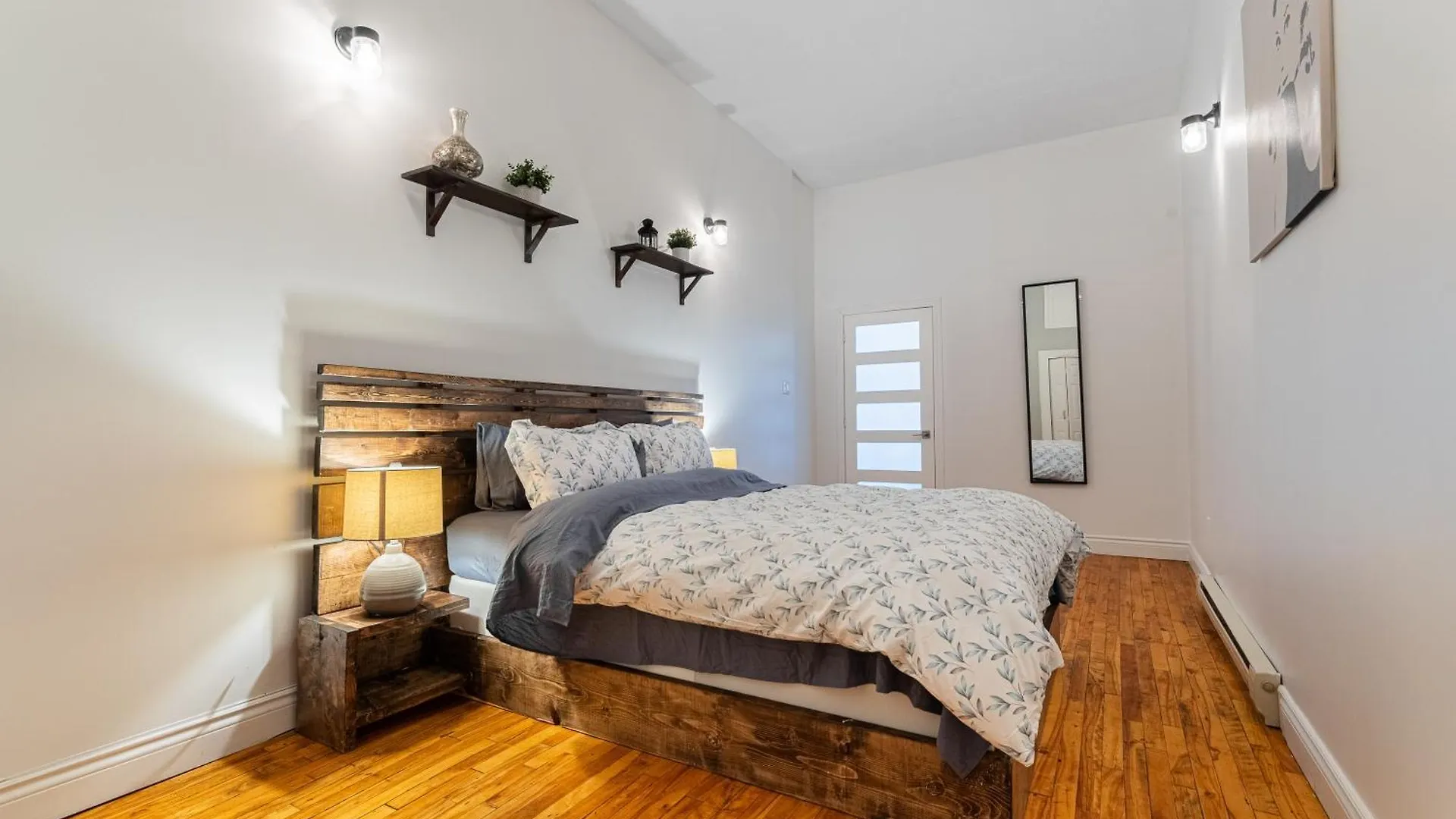 Trendy 2Br Getaway In Montreal Apartment