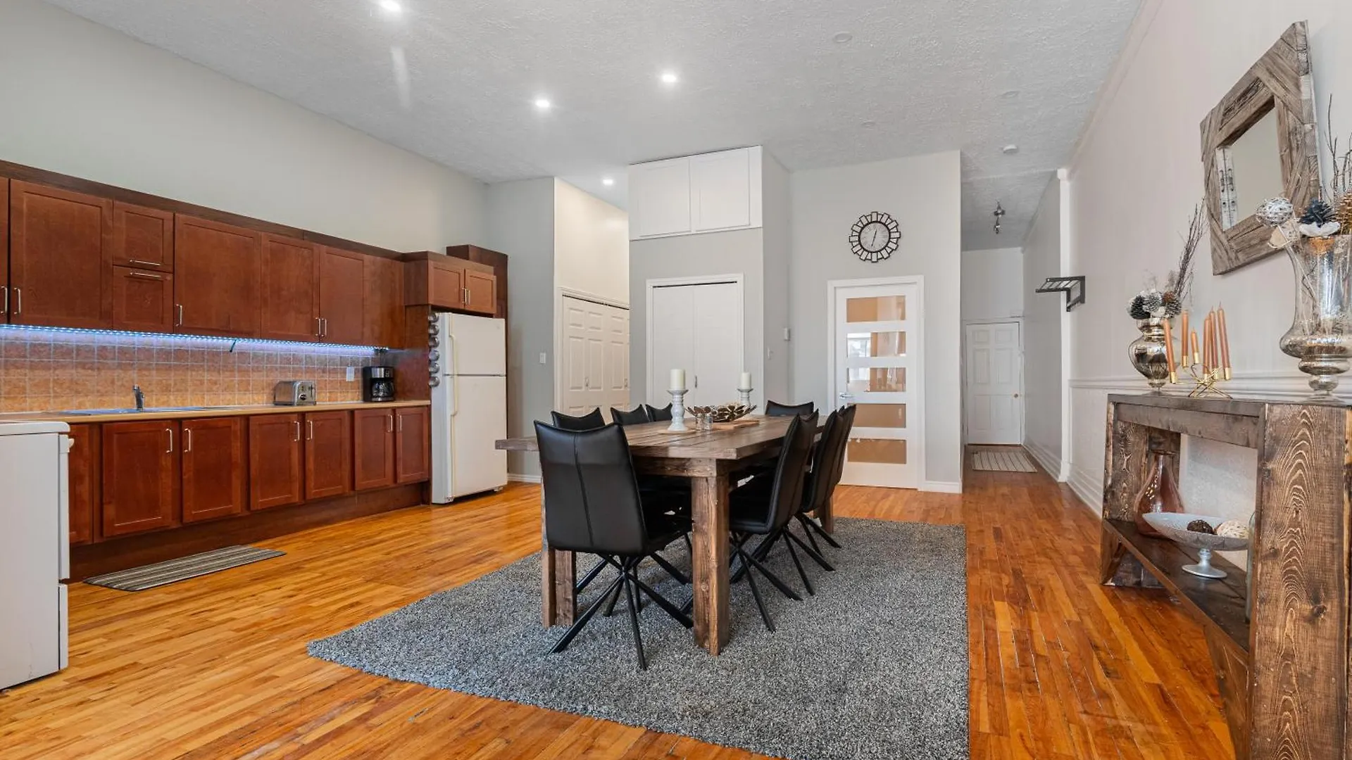 Trendy 2Br Getaway In Montreal Apartment