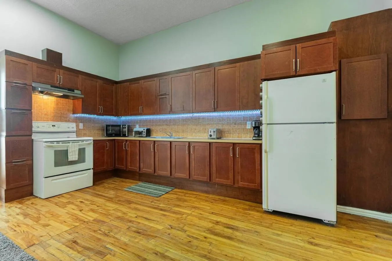 Trendy 2Br Getaway In Montreal Apartment