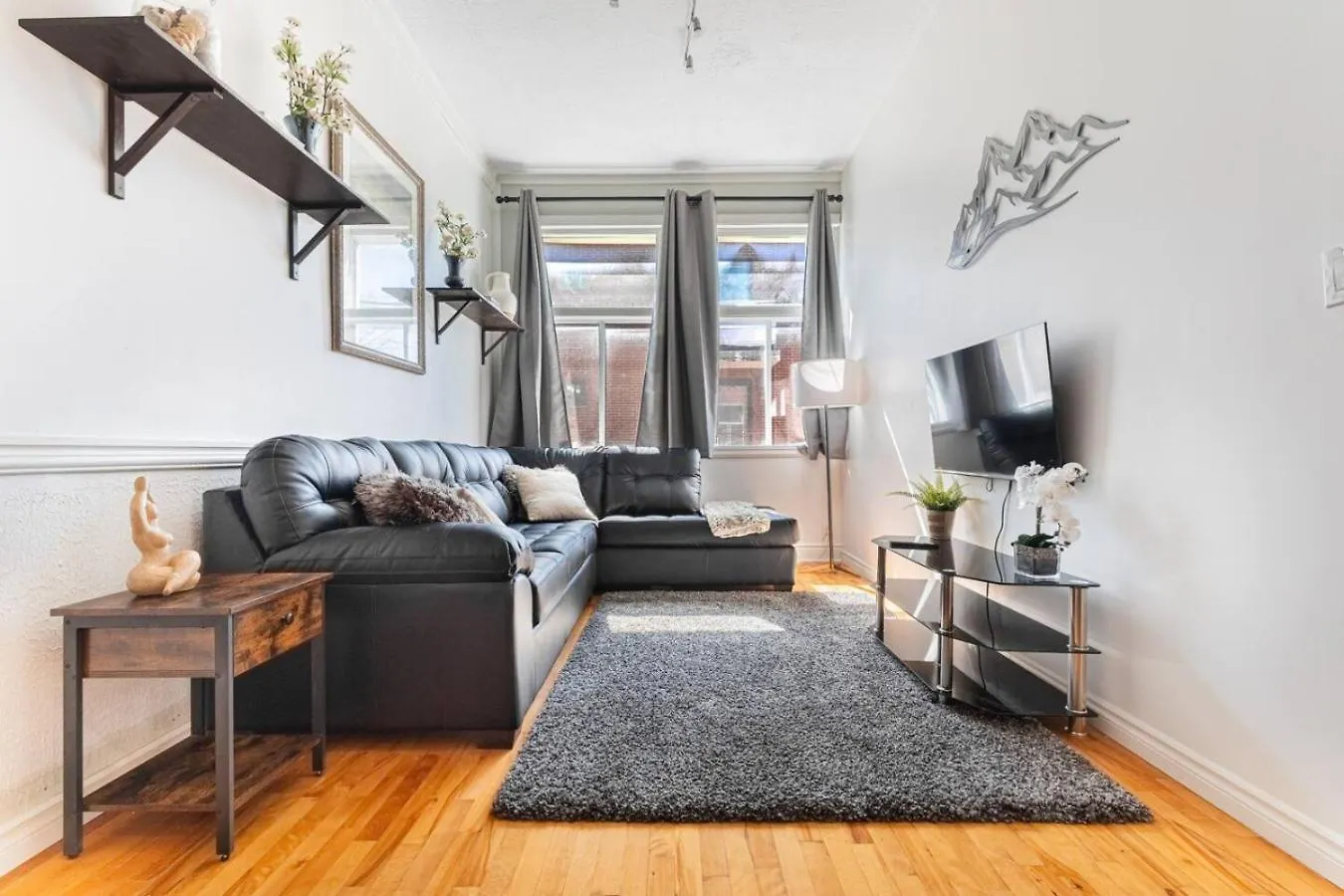 Trendy 2Br Getaway In Montreal Apartment